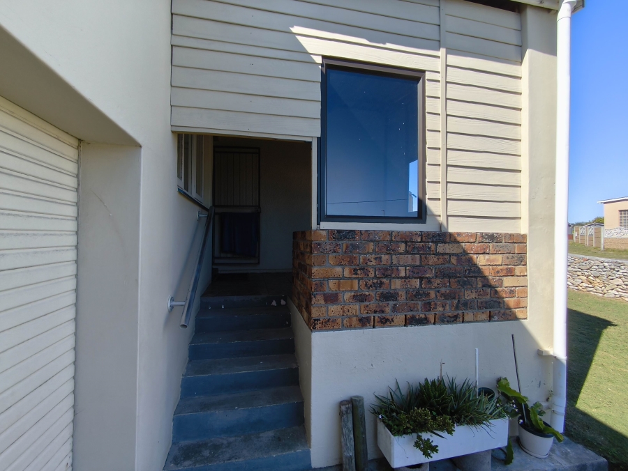 4 Bedroom Property for Sale in Gansbaai Central Western Cape